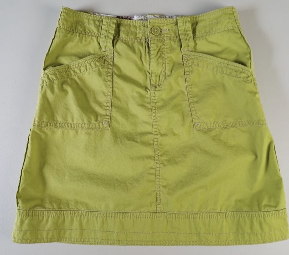 Aventura Chartreuse Cargo green skirt SIZE 8